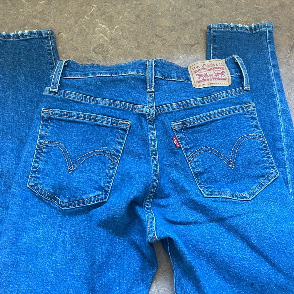 Levi’s wedgie skinny jean 27